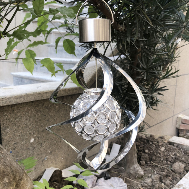 Trädgårdslampa med Vindspel & LED – För Stämningsfulla Kvällar